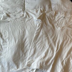 Madewell White V-Neck T-Shirt and crew neck XS